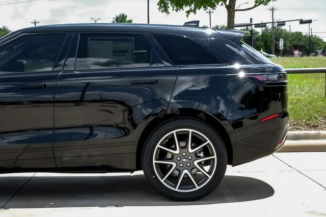 Certified Used 2025 Black Land Rover Dynamic SE image 17