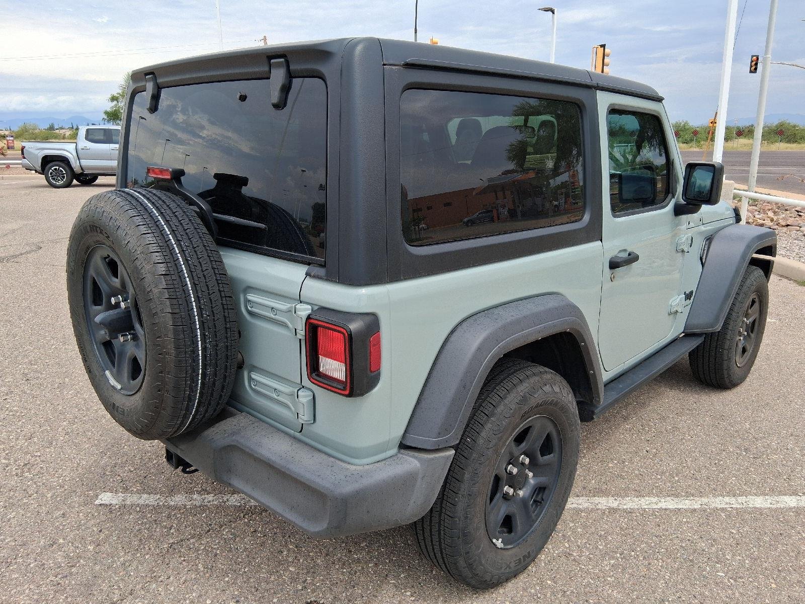 Used 2024 Earl Clearcoat Jeep Sport image 5