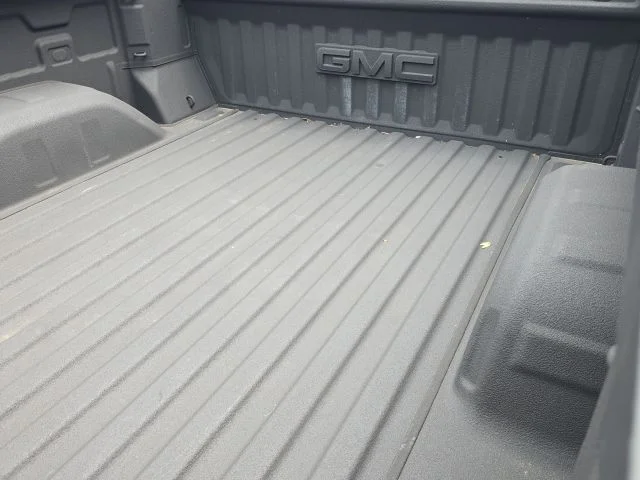 Used 2022 Silver GMC SLT image 11