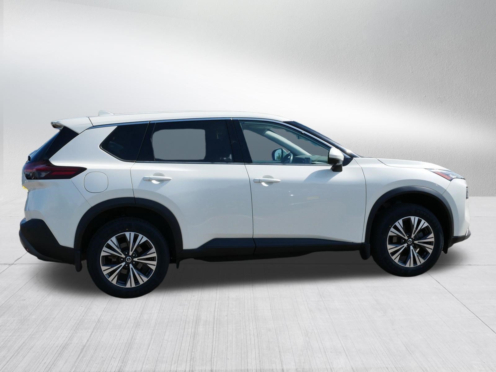 2021 Nissan Rogue SV - Photo 8