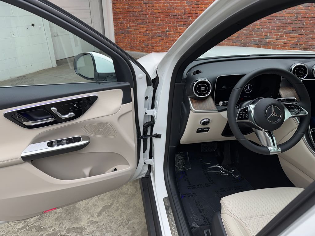 New 2026 White Mercedes-Benz GLC 300 image 8