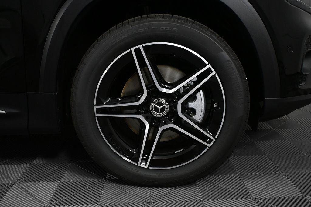 New 2026 Night Black Mercedes-Benz GLB 250 image 37