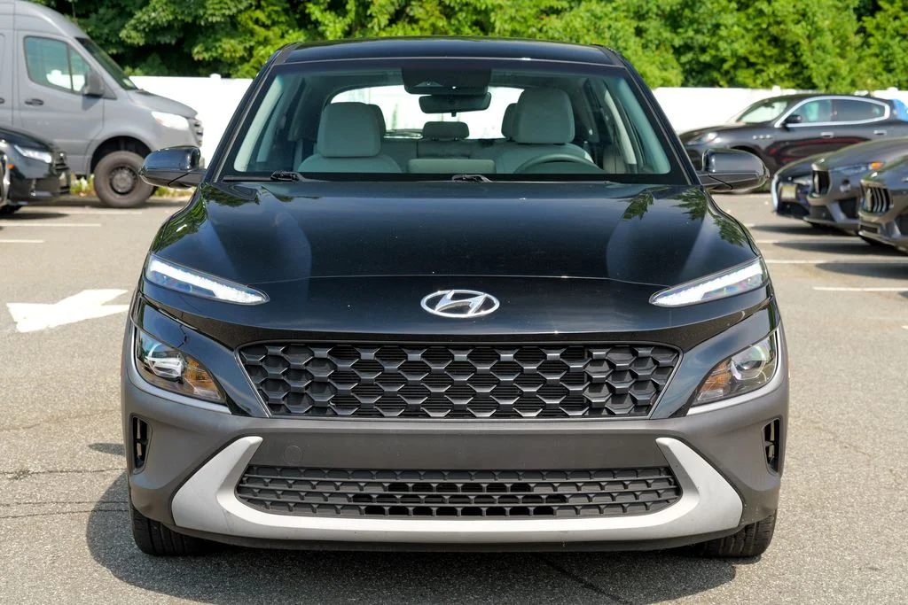 Used 2023 Abyss Black Pearl Hyundai SE image 2