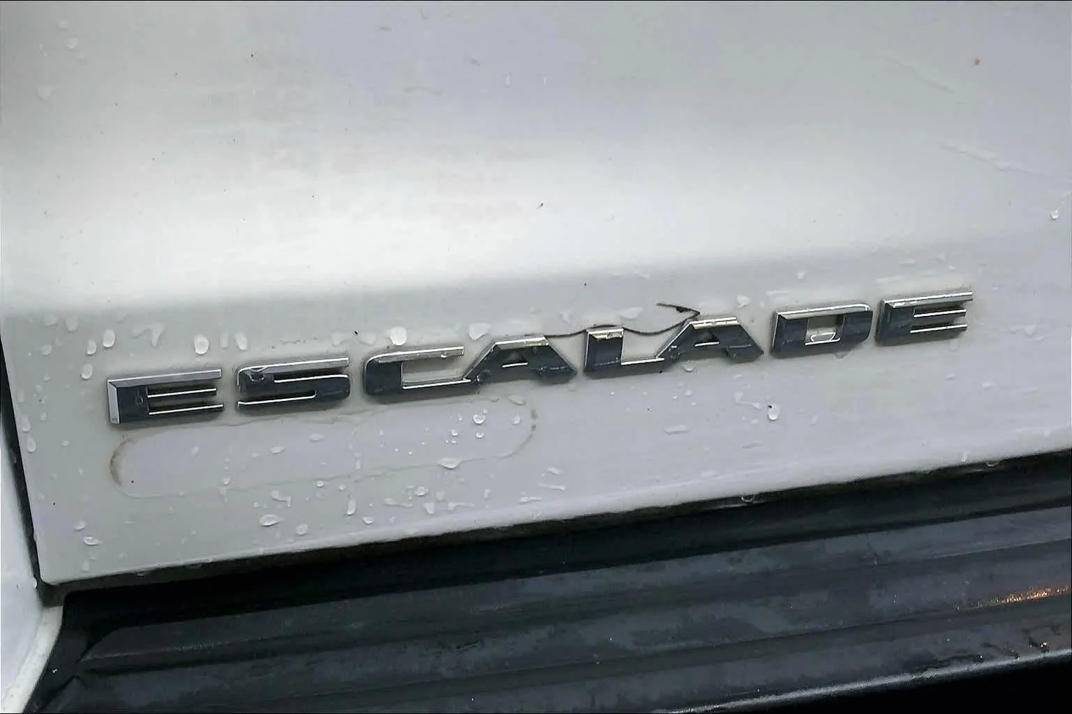 Used 2016 Crystal White Tricoat Cadillac Premium Collection image 29