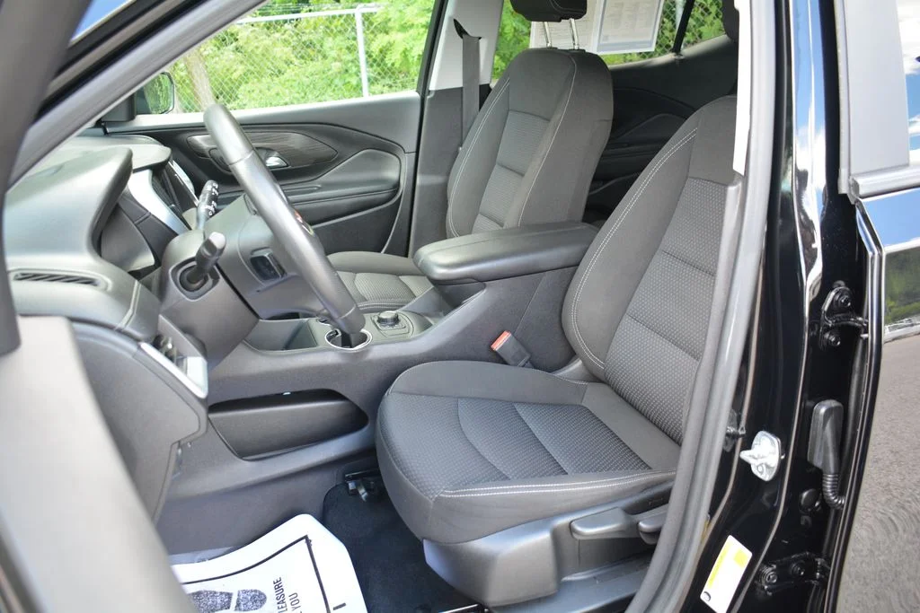 Used 2024 Black GMC SLE image 9