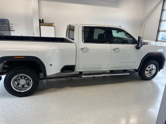 2025 GMC Sierra 3500HD Denali - Photo 10
