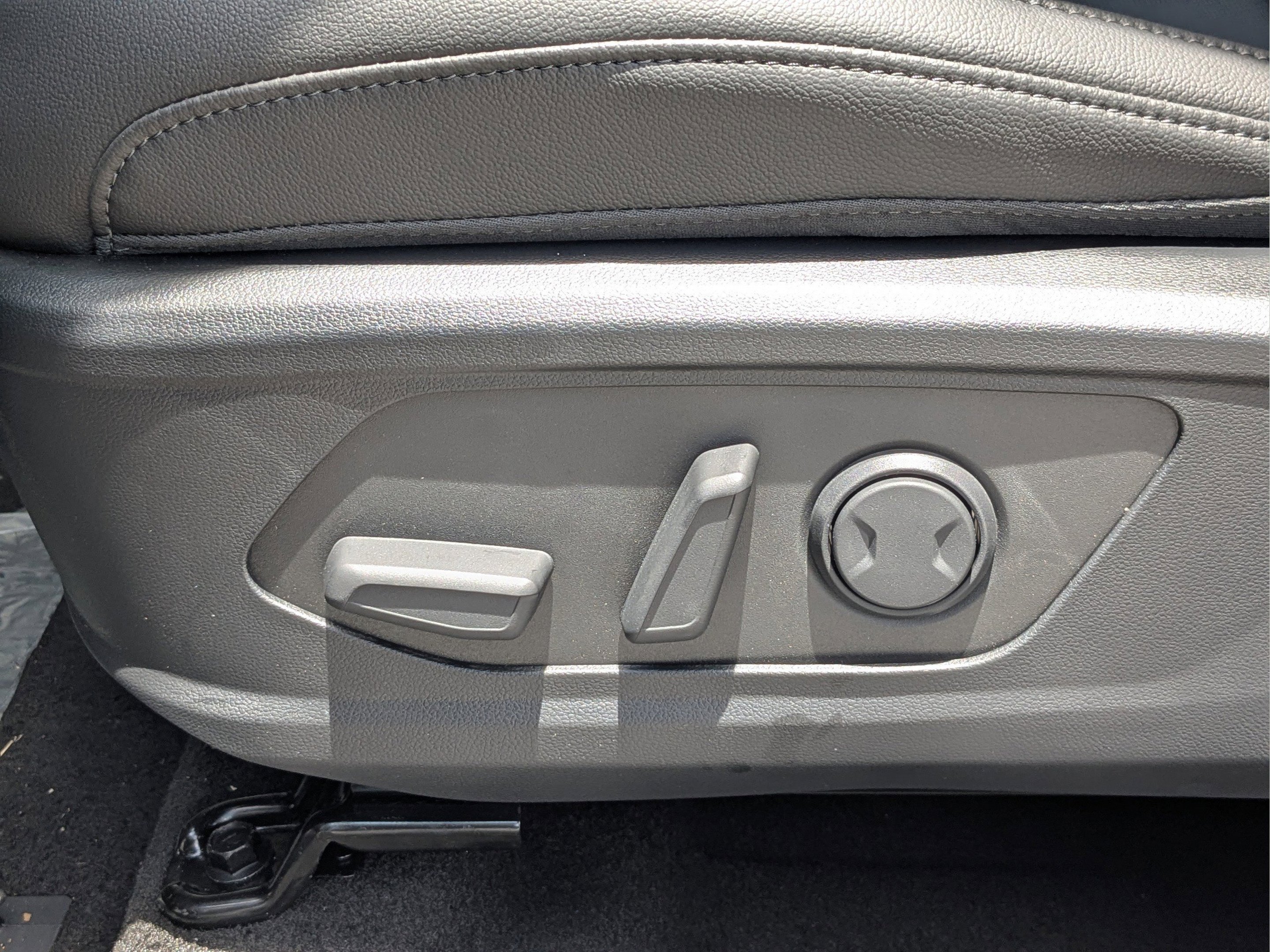 New 2026 Ecotronic Gray Hyundai SEL Premium FWD image 23