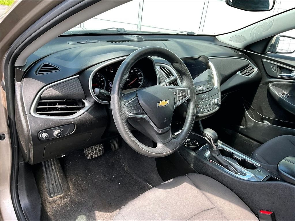 Used 2023 Mineral Gray Metallic Chevrolet LT image 8