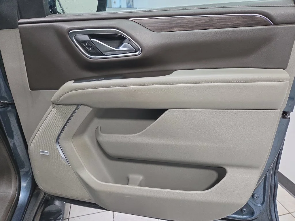Used 2021 Gray Chevrolet Z71 image 22