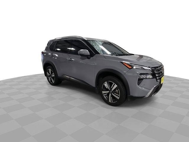 Used 2025  Nissan SL image 2