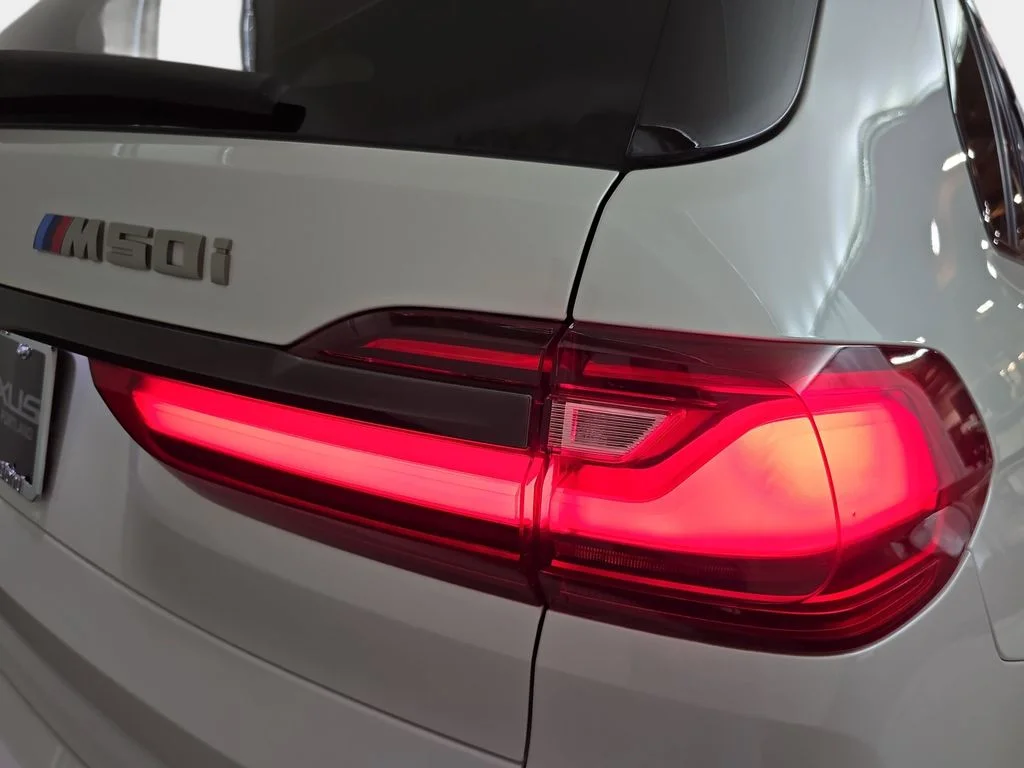 Used 2020 White BMW M50i image 34