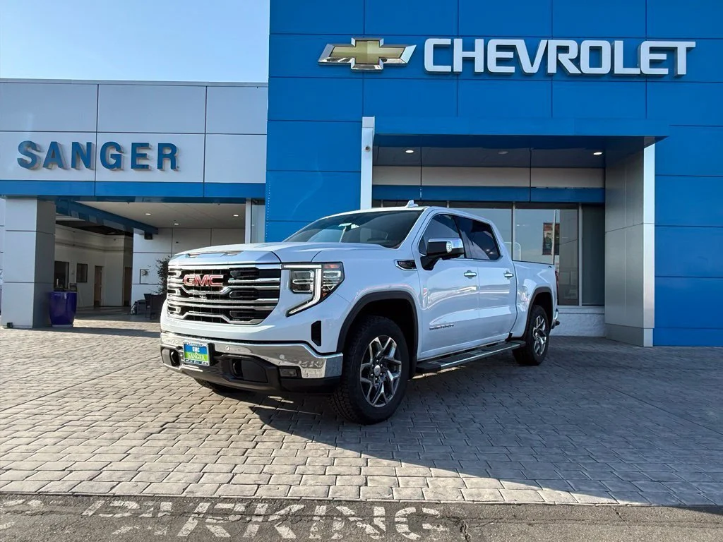 New 2026 Glacier White Tricoat GMC SLT image 2