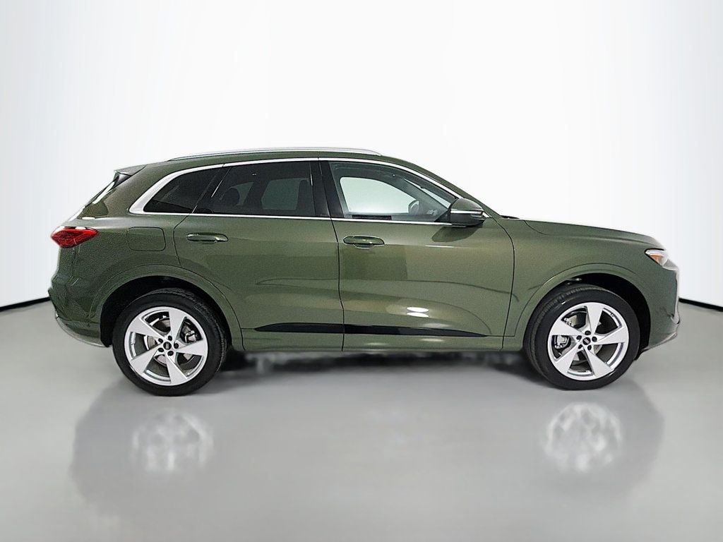 Used 2025 District Green Metallic Audi Premium Plus 2.0 TFSI quattro image 8
