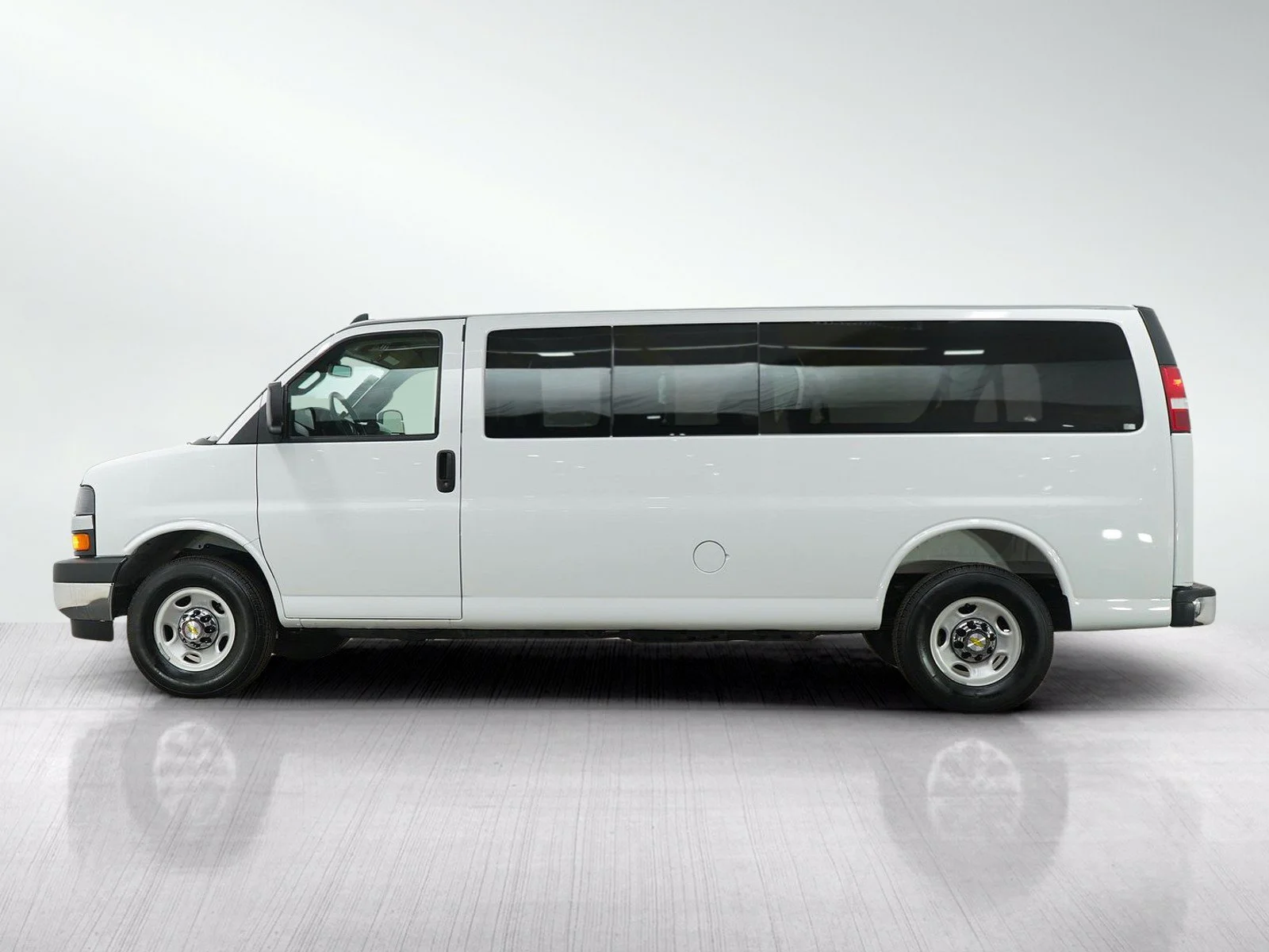 Used 2025 Chevrolet Express Passenger LT with VIN 1GAZGPF73S1163361 for sale in Burnsville, Minnesota