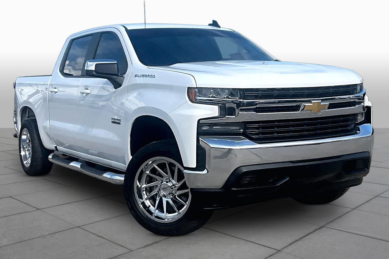 Used 2019 Summit White Chevrolet LT image 3