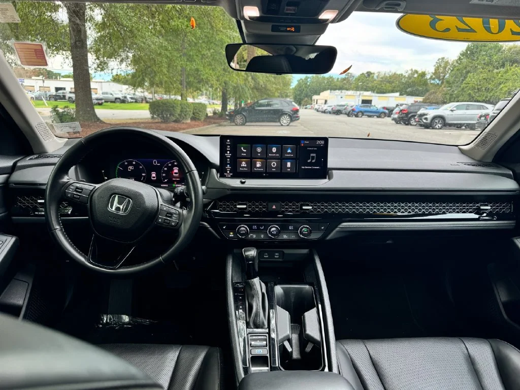 Used 2023  Honda EX-L image 9