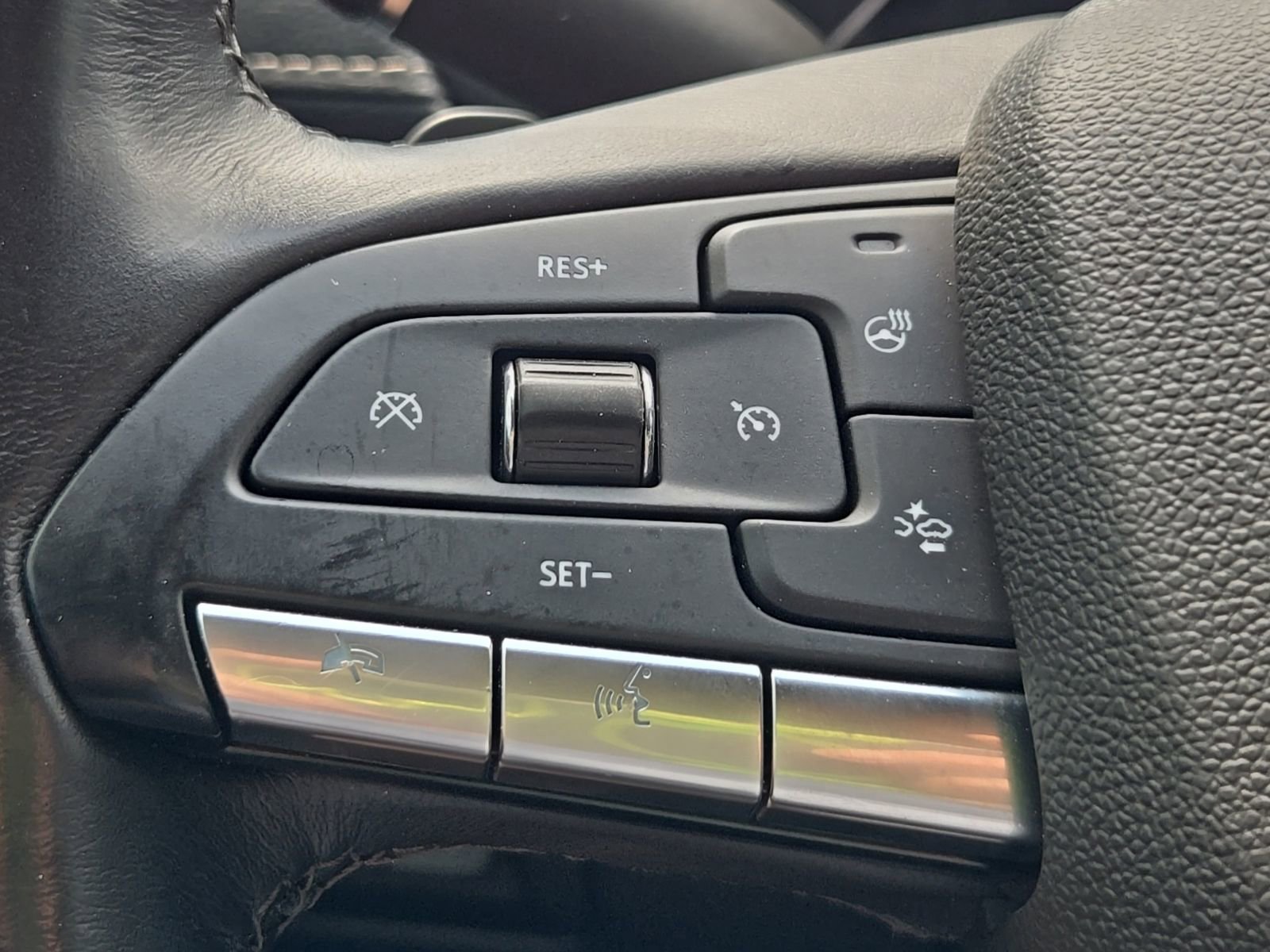 Used 2020 SHADOW METALLIC Cadillac FWD Premium Luxury image 42