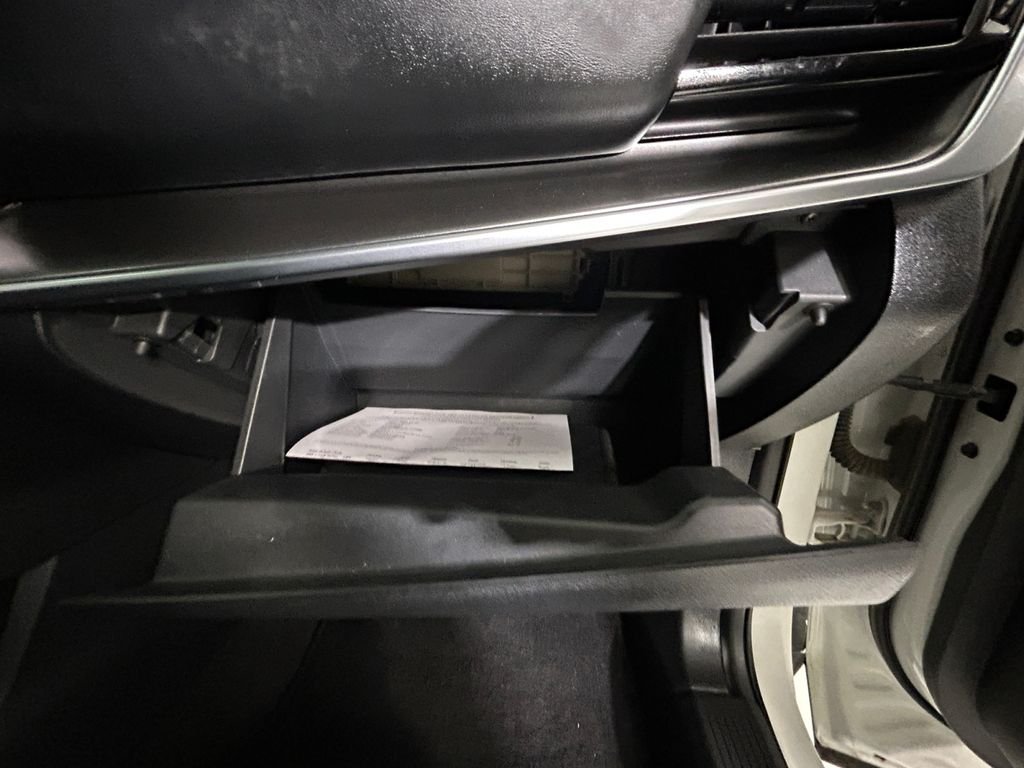 Used 2022 White Nissan SV image 28