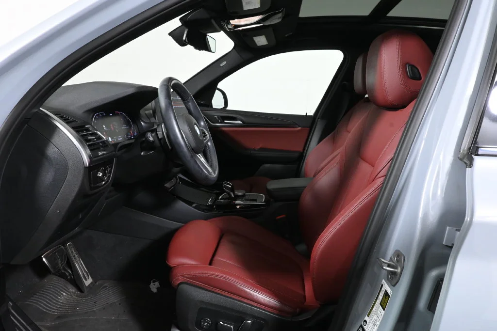 Certified Used 2024 Gray BMW xDrive30i image 3