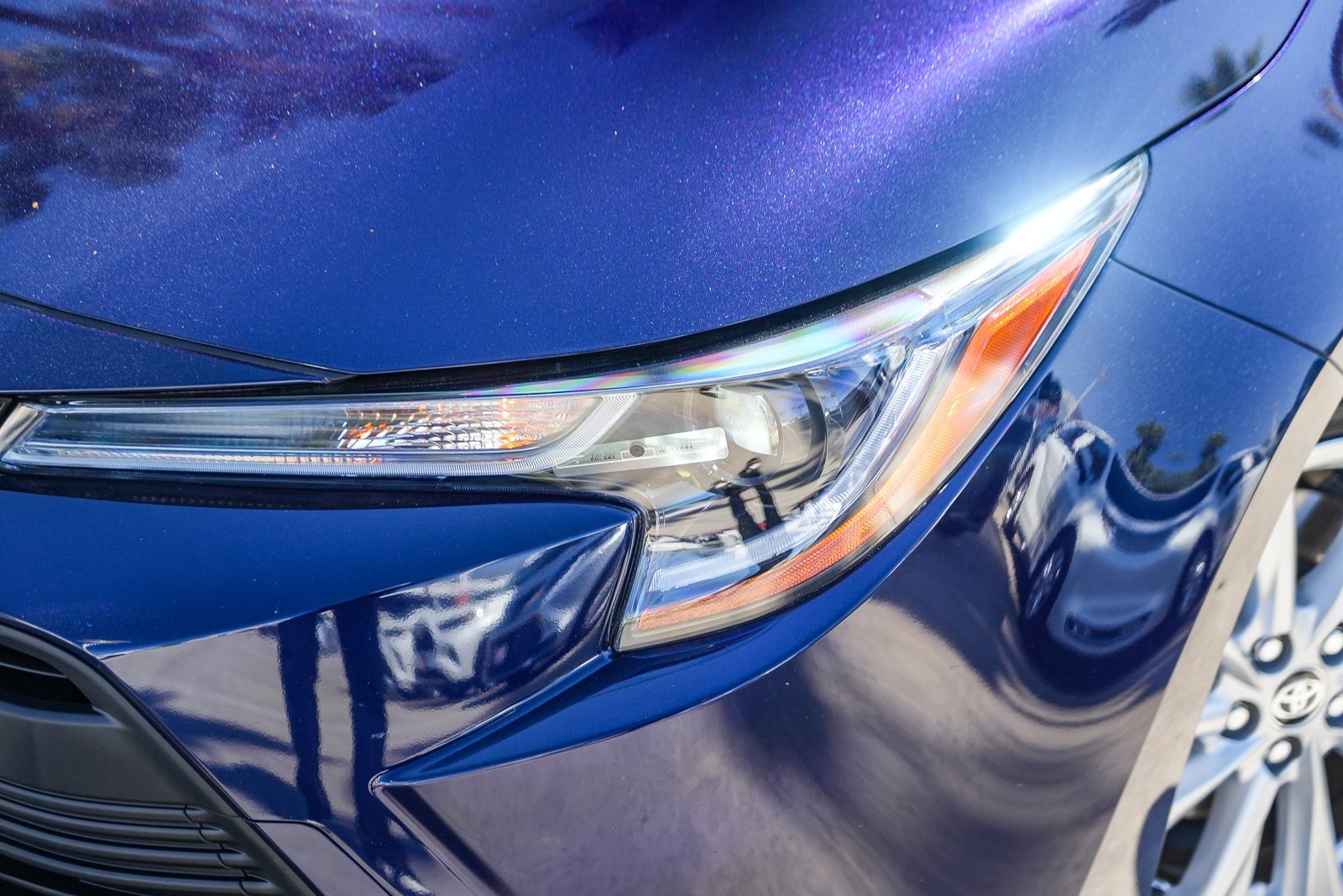 Used 2024  Toyota LE image 2