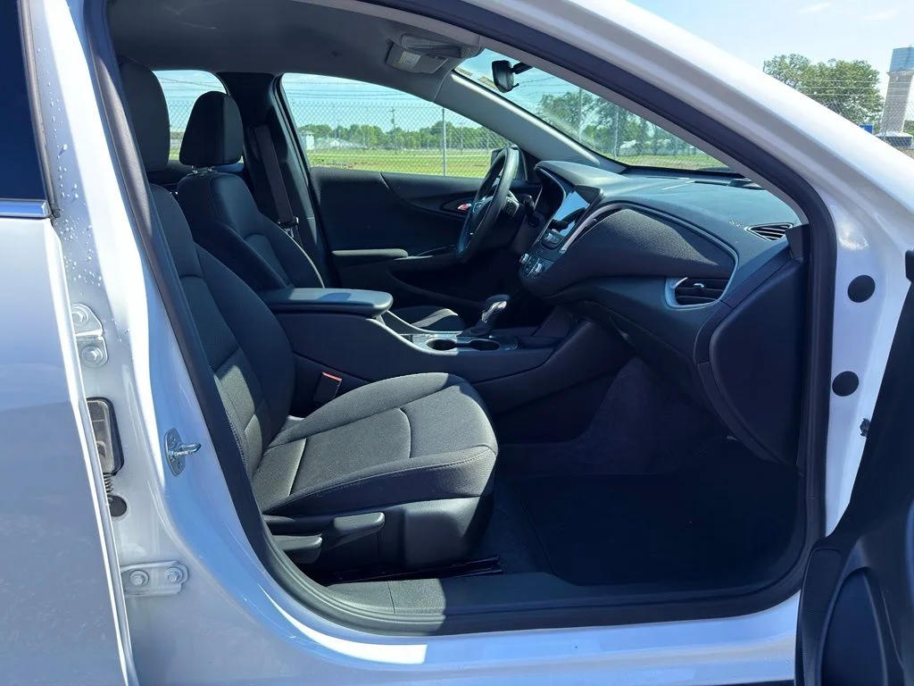 Used 2024 White Chevrolet LS image 31