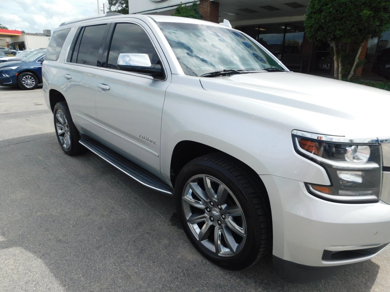 Used 2018 Chevrolet Tahoe Premier with VIN 1GNSCCKC1JR194986 for sale in Hawkinsville, GA