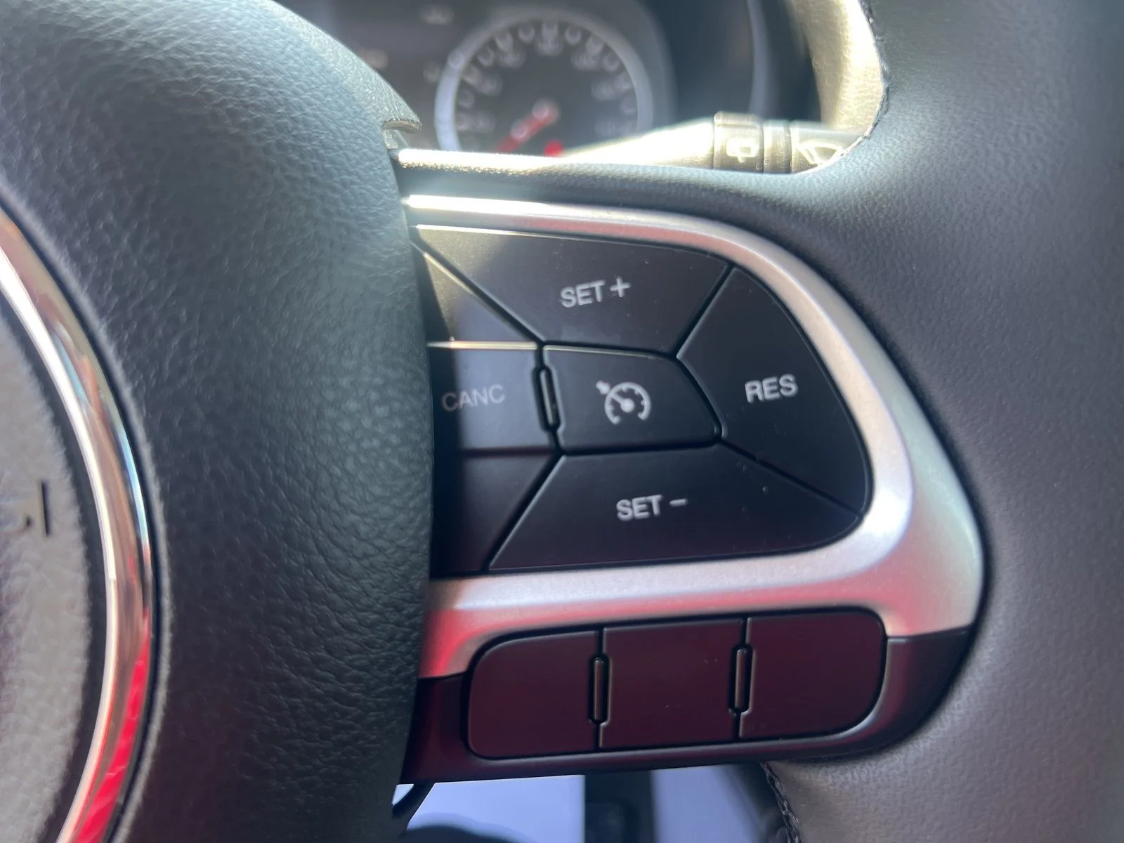 Used 2023 Black Clearcoat Jeep Altitude image 28