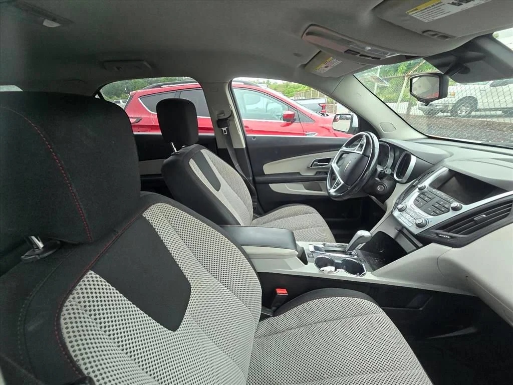 Used 2013 Silver Ice Metallic Chevrolet LT image 9