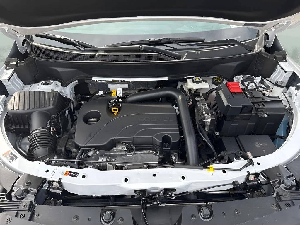 Used 2026 Summit White Chevrolet LT image 32
