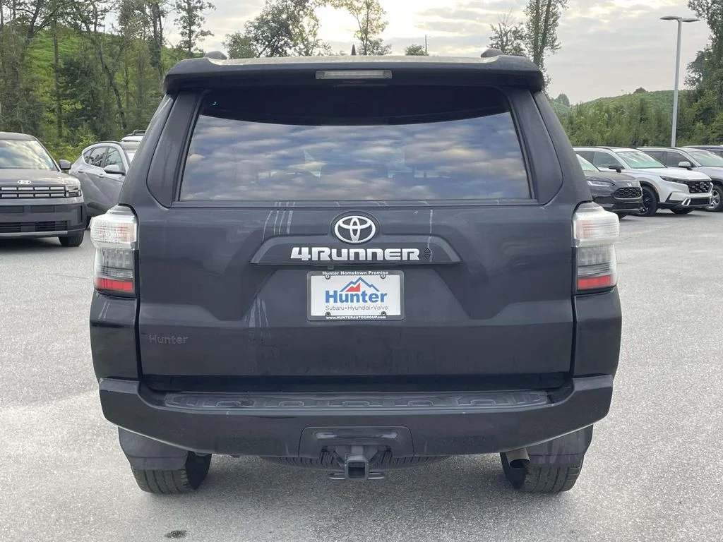 Used 2023 Midnight Black Metallic Toyota SR5 image 26