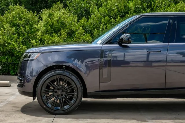 New 2026 Amethyst Grey Purple in Gloss finish Land Rover SE image 14