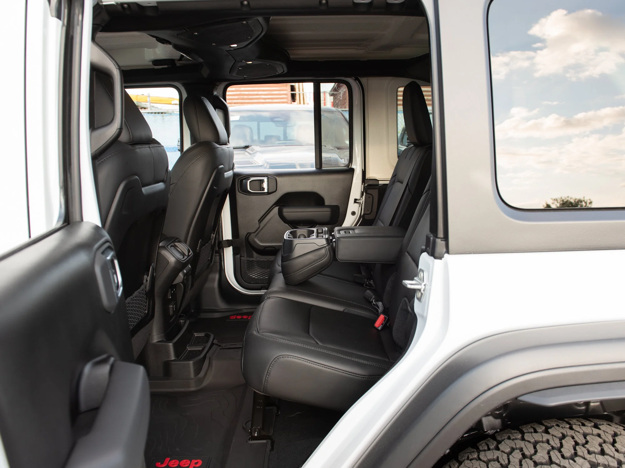 New 2026 White Jeep Willys 392* 470 HORSEPOWER, Nappa Leather, Steel Bumpers image 24
