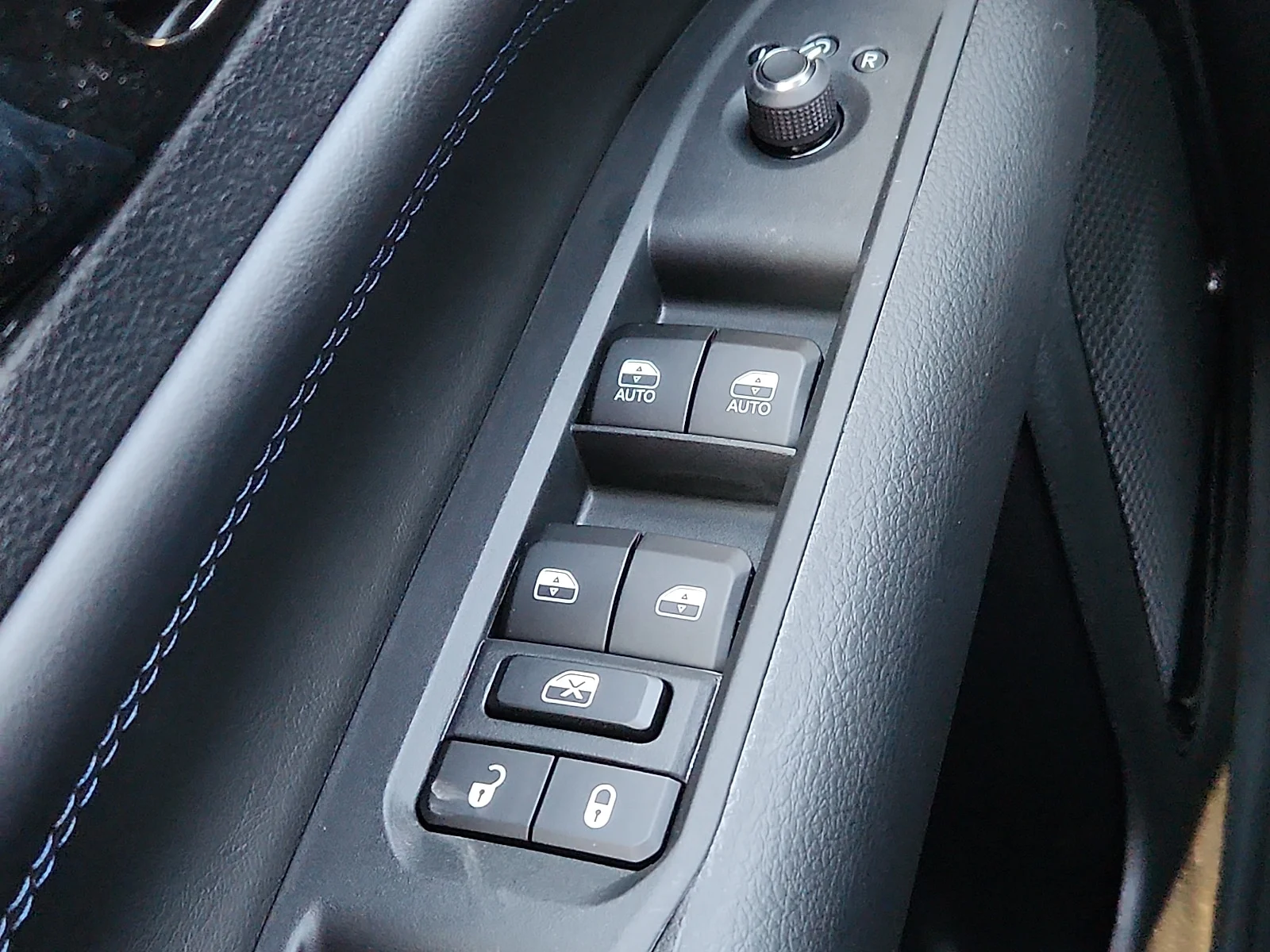 New 2026 PL4 Joose Jeep LATITUDE ALTITUDE 4X4 image 17
