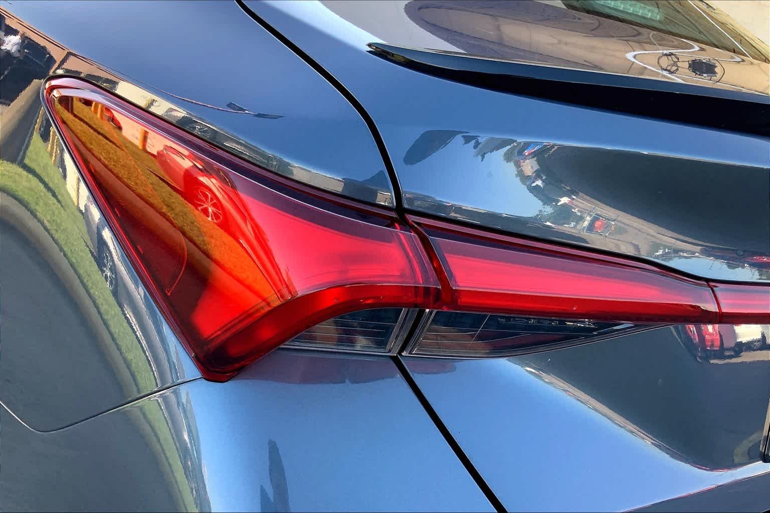 Used 2019  Toyota XSE image 28