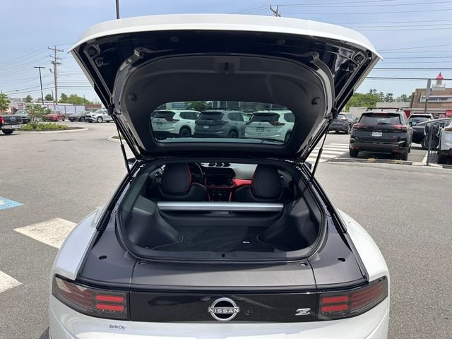 New 2026 Pearl White TriCoat / Super Black Two-tone Nissan Performance image 10