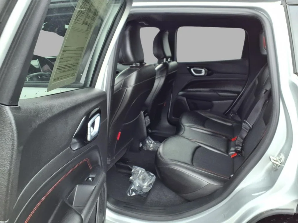 Used 2025 Silver Jeep Trailhawk image 24
