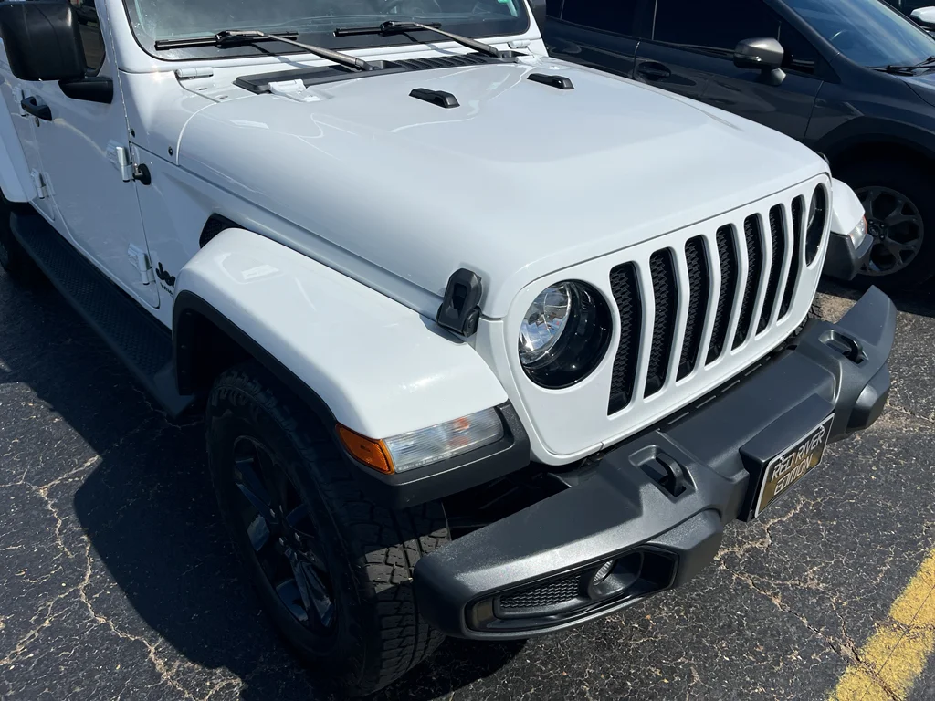 Used 2021 Bright White Clearcoat Jeep Unlimited Sahara Altitude image 10