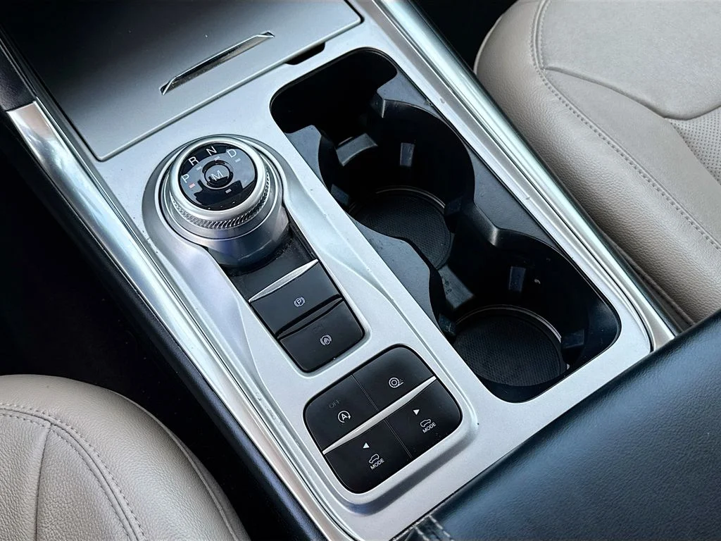 Used 2020 Blue Ford Limited image 19