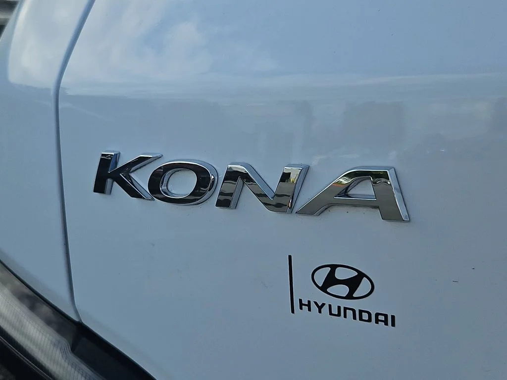 Used 2023 Lunar White Hyundai SEL image 26