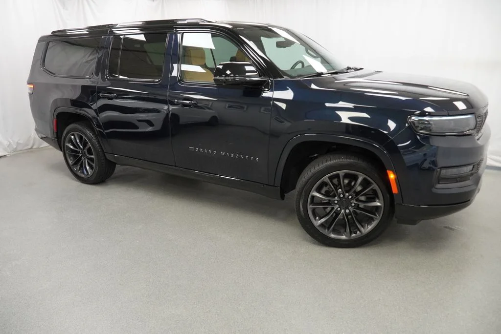 Used 2025 Black Jeep Series III Obsidian image 10