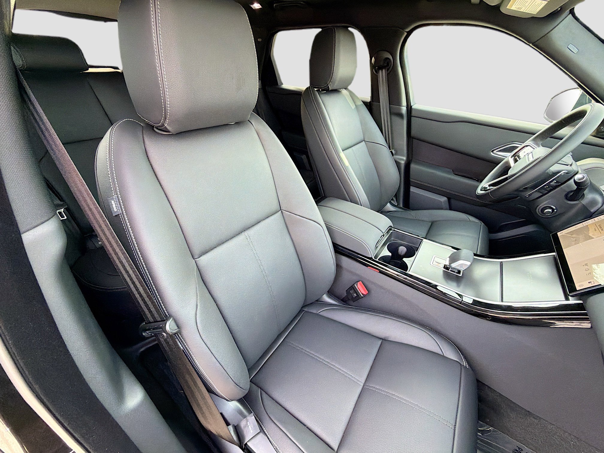 New 2026 Santorini Black Land Rover Belgravia Edition image 13