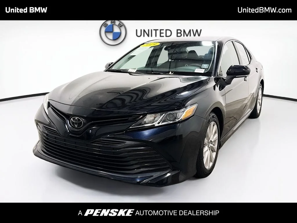 2019 Toyota Camry LE - Photo 1