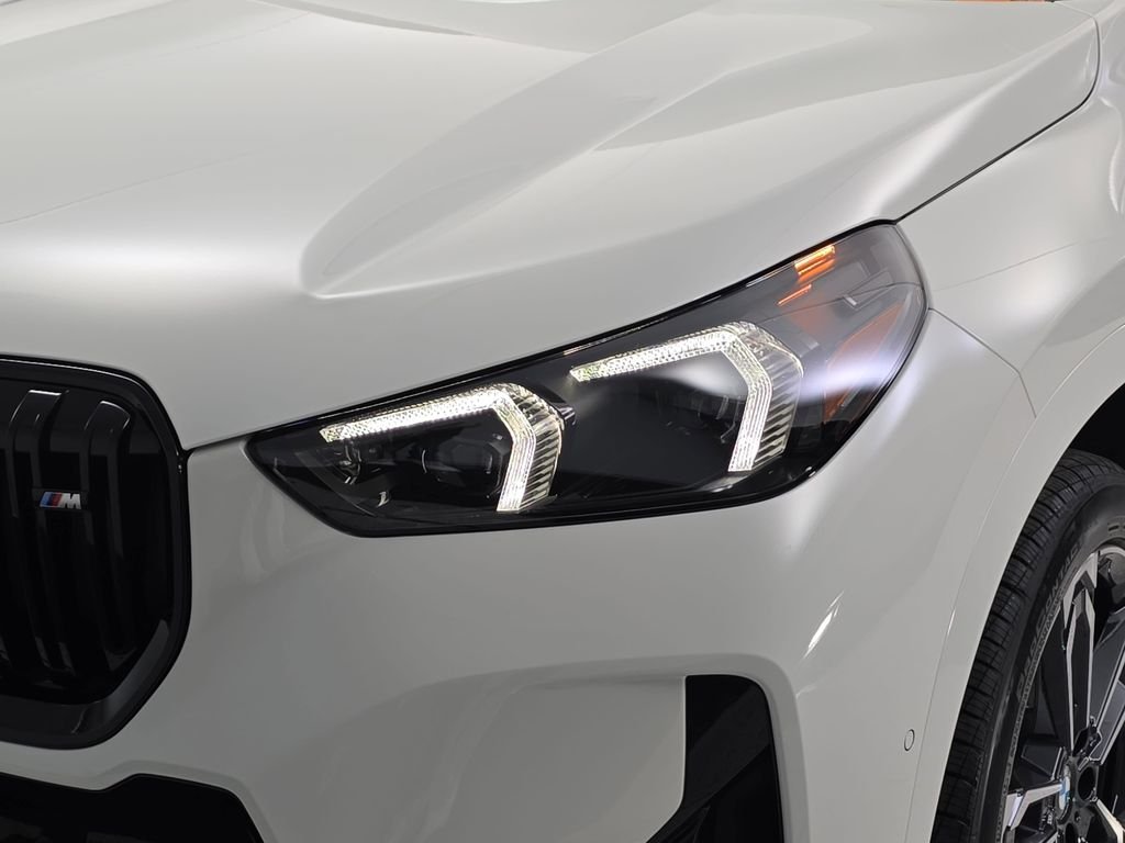 New 2026 Alpine White BMW M35i image 31