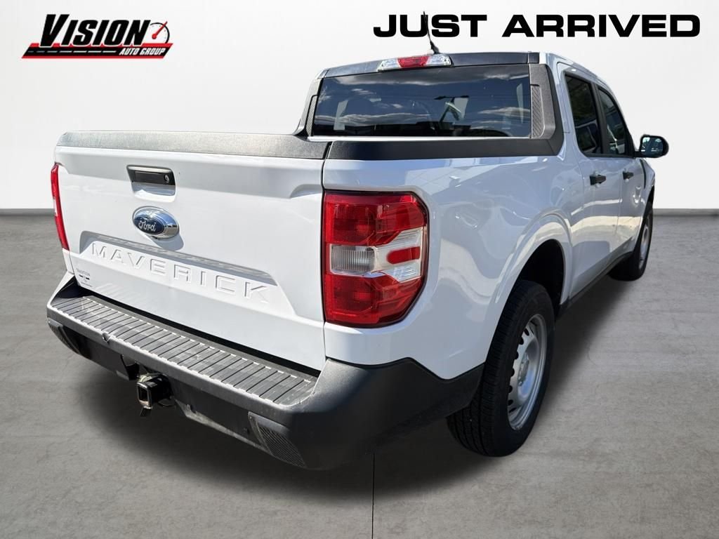 Used 2024 White Ford XL image 4