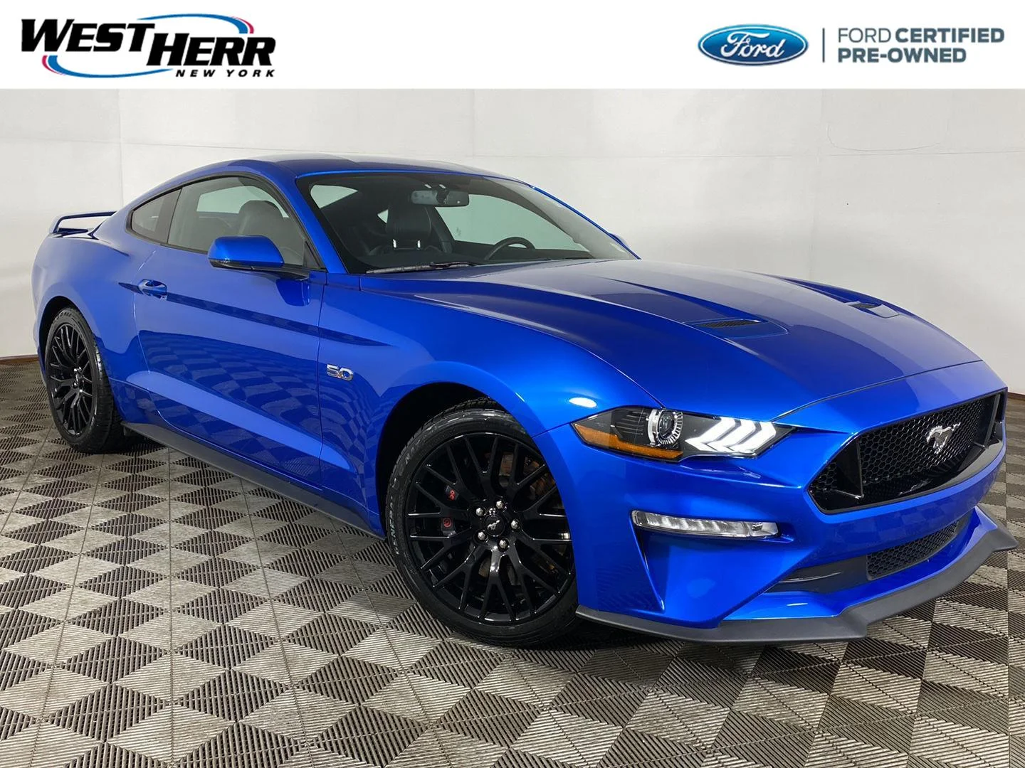 2019 Ford Mustang GT Coupe Premium's photo