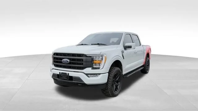 Used 2023 White Ford Lariat image 3