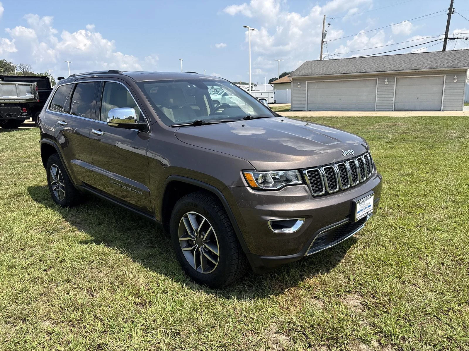 Used 2021 Walnut Brown Metallic Clearcoat Jeep Limited image 3