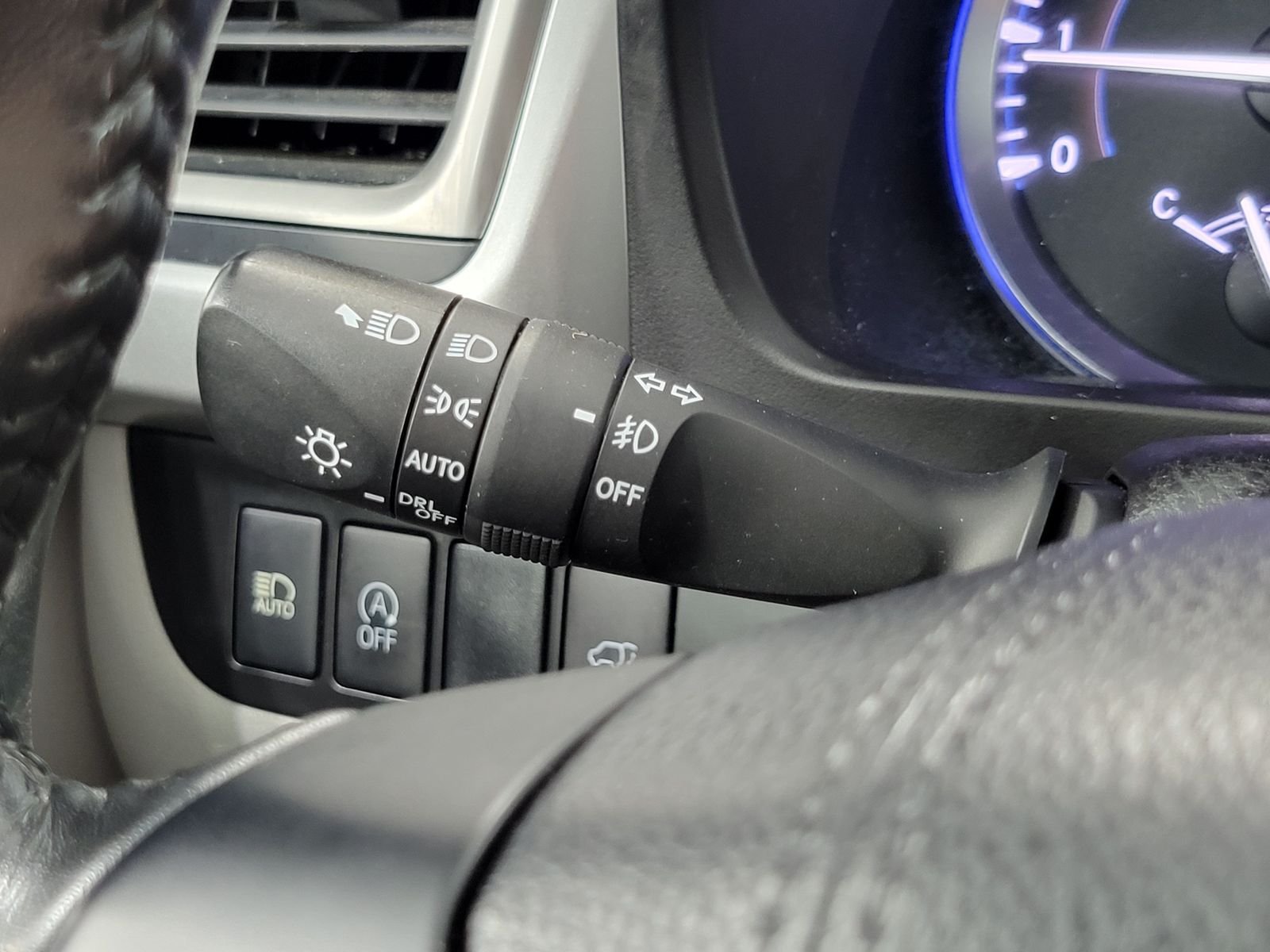 Used 2017 Silver Toyota XLE image 17