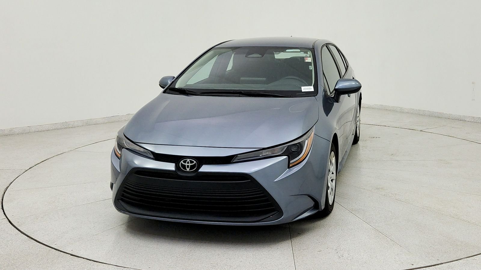 Used 2024  Toyota LE image 2