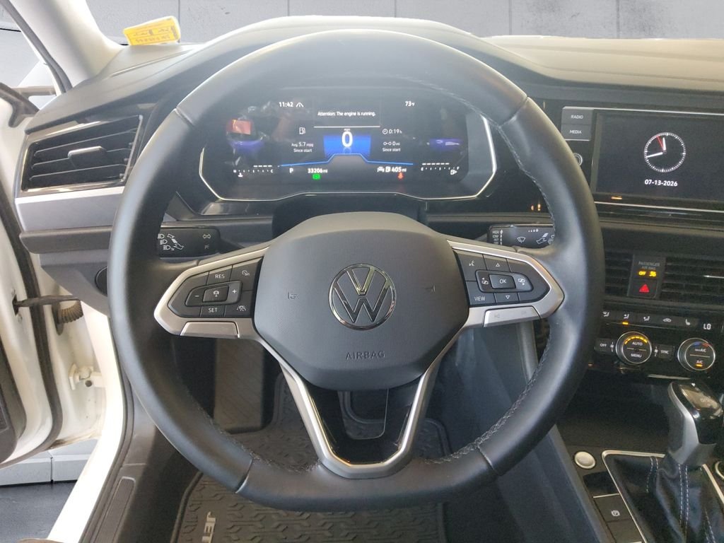 Used 2023  Volkswagen 1.5T SE image 9